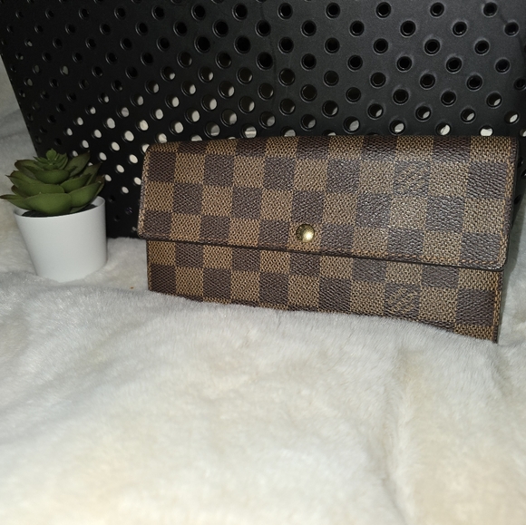 LOUIS VUITTON Damier Ebene Sarah Wallet - Picture 14 of 15